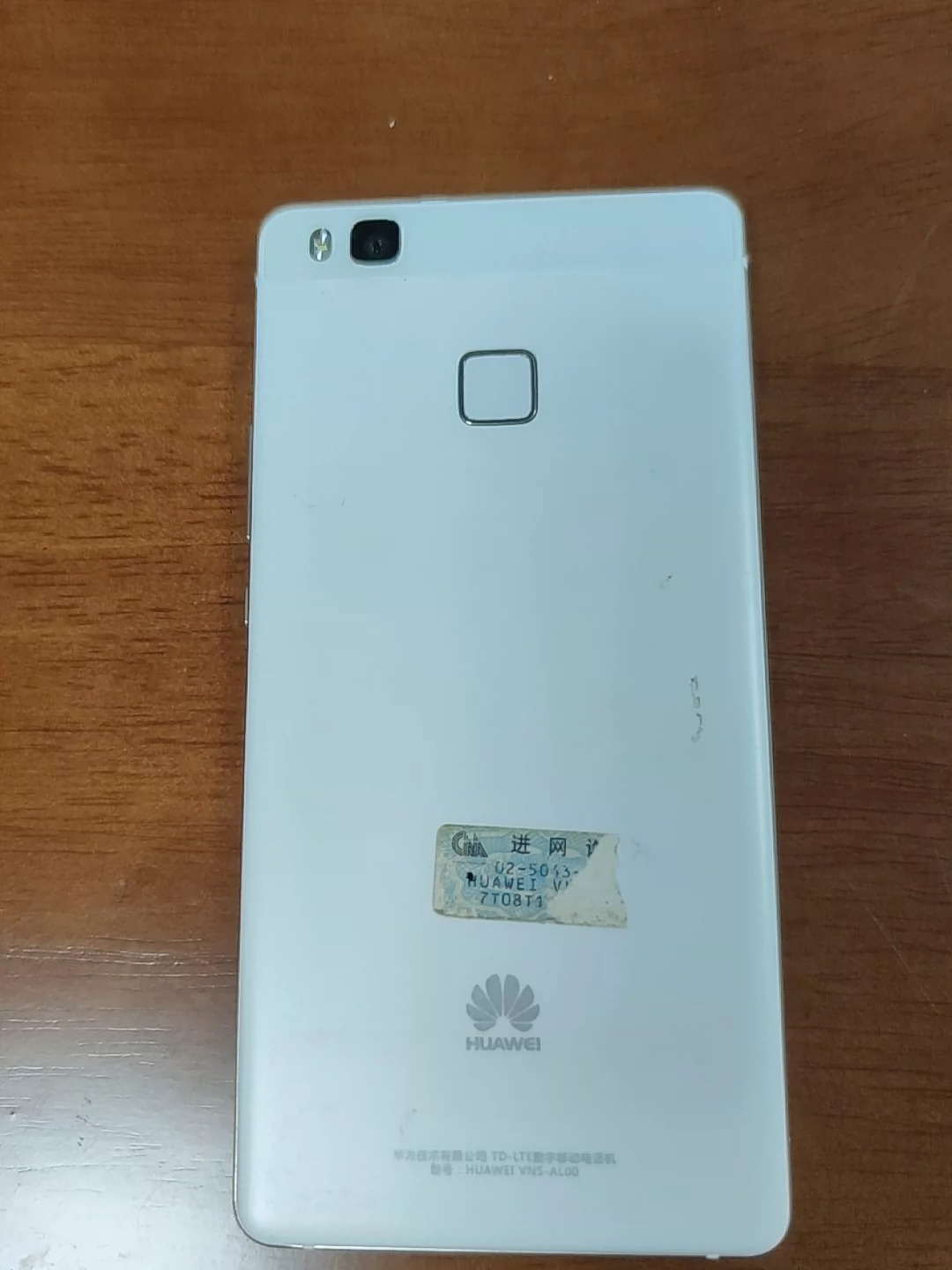 华为G9，3+16G,功能正常，可以做老人家或备用机，有账号，二手机出售不退换，包邮